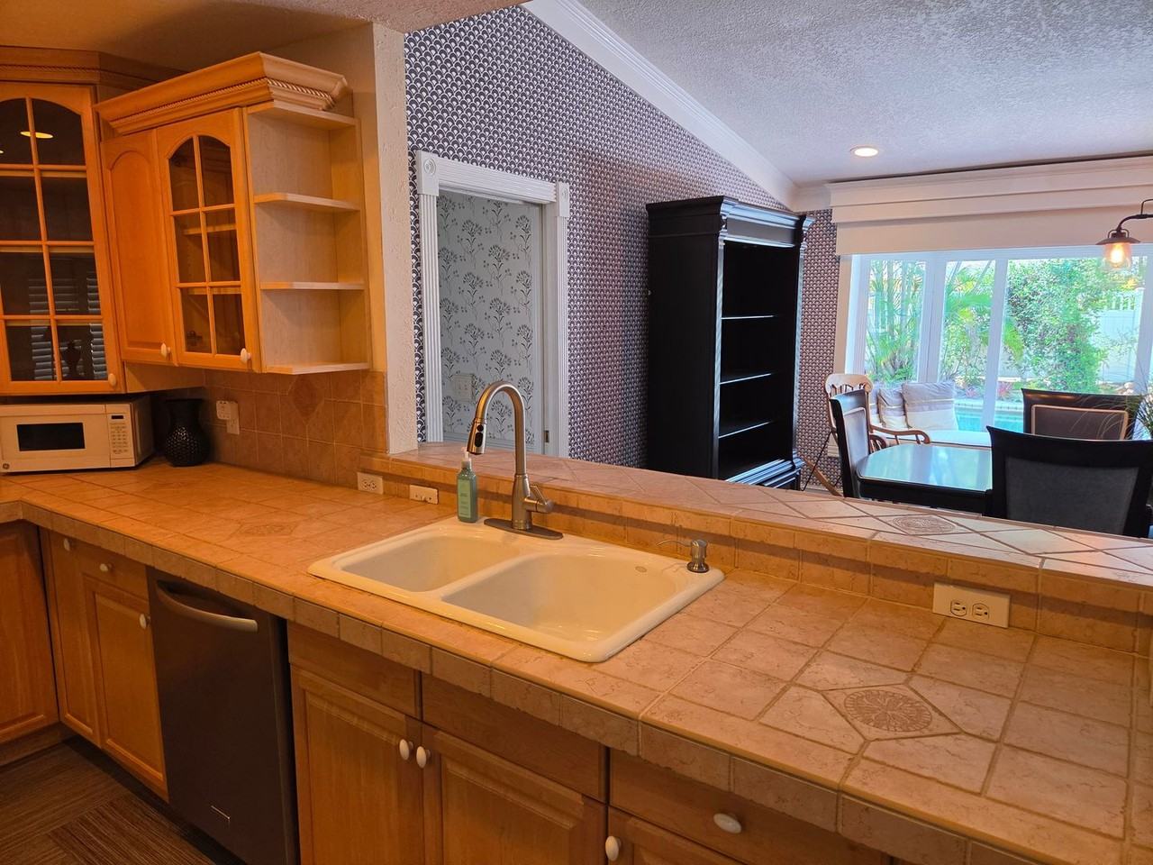 1132 Ridge Dr - Photo 2 of 24
