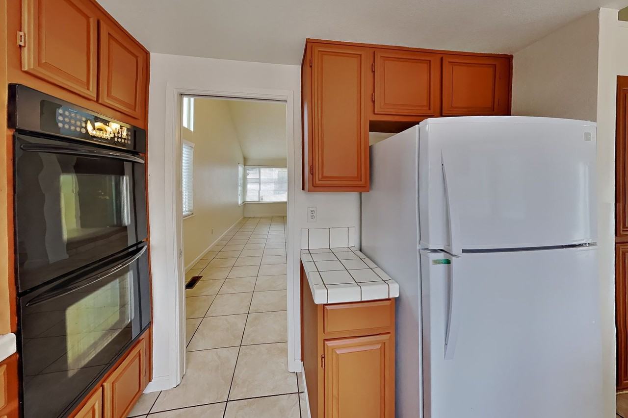 1091 Discovery Way - Photo 5 of 24