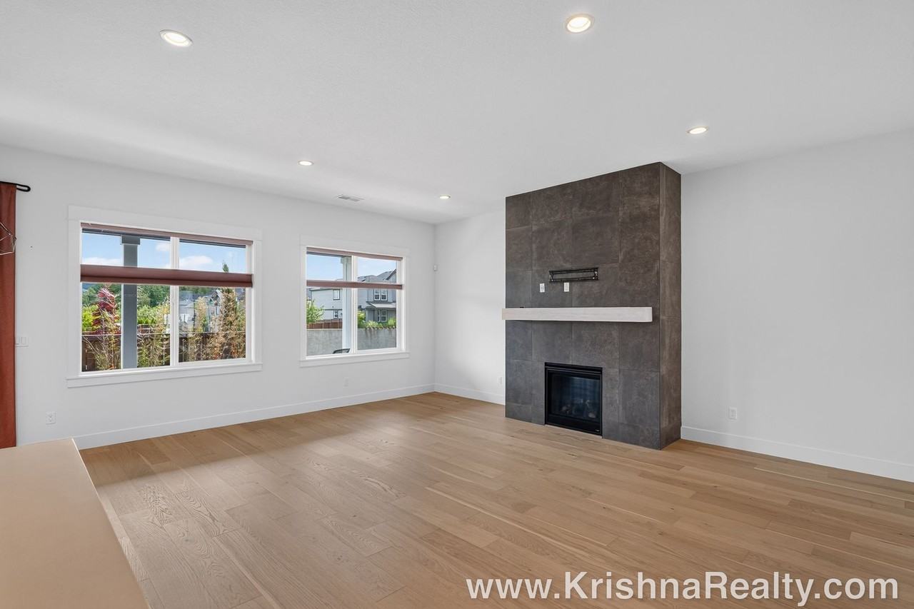7802 Nw 156th Ter - Photo 7 of 30