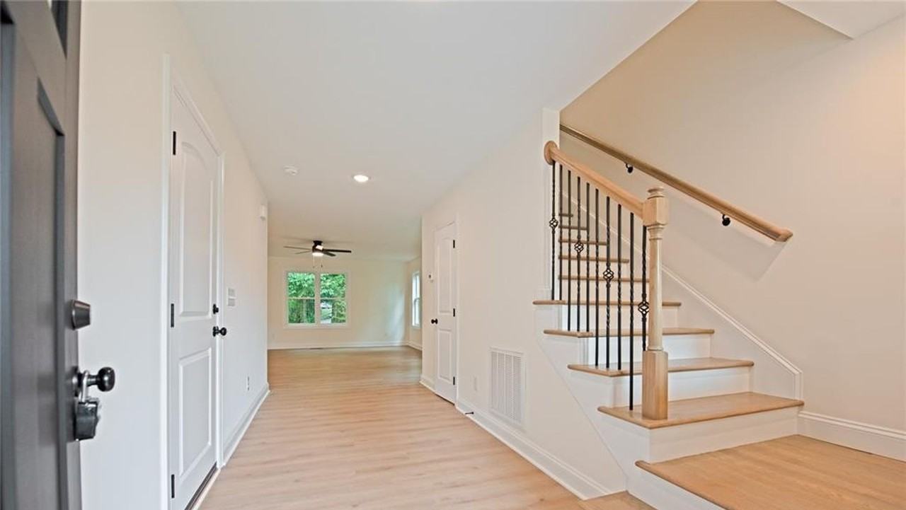 1211 Brecken Ct - Photo 3 of 11