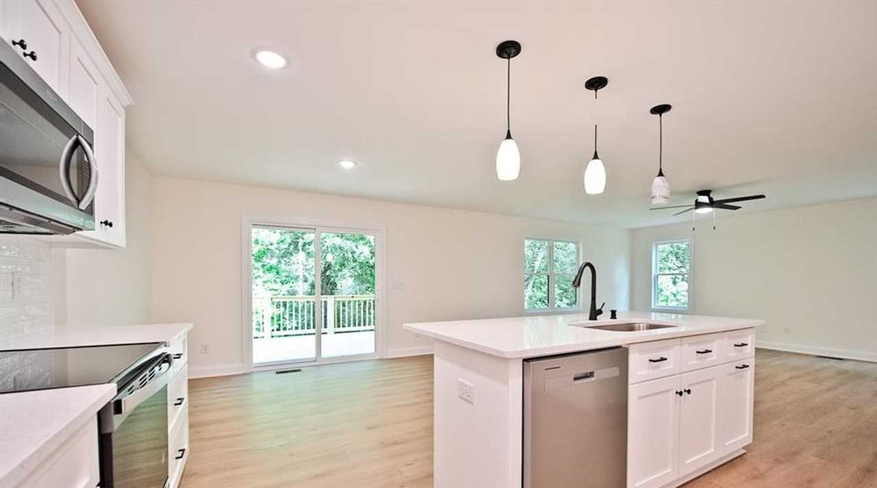 1211 Brecken Ct - Photo 7 of 11