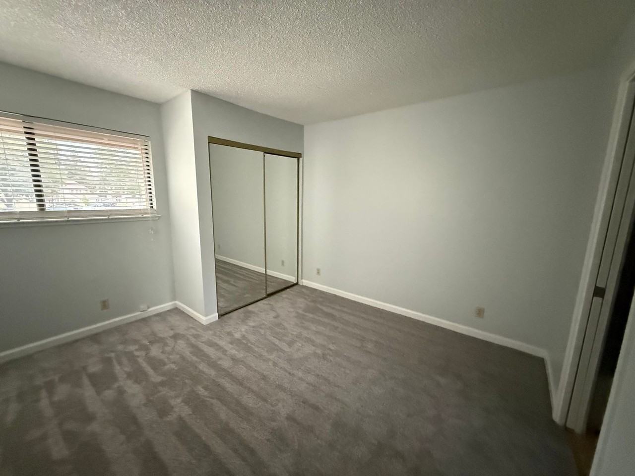 2526 Lagoon Ln - Photo 7 of 12