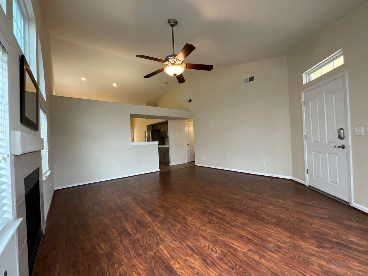 2820 E Eclipse Ave - Photo 3 of 17