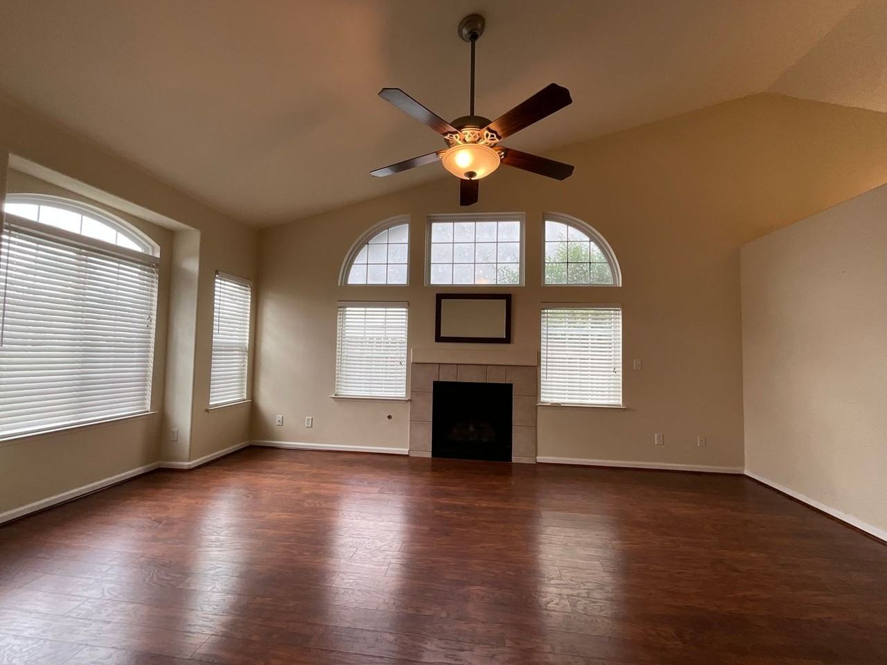 2820 E Eclipse Ave - Photo 4 of 17