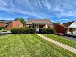 featured image of 1076 Thornwood Dr