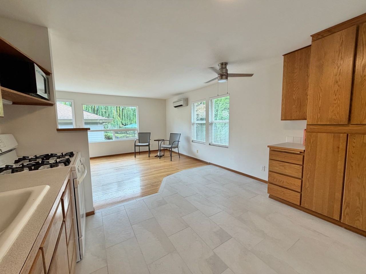 243 Apple St - Photo 4 of 20