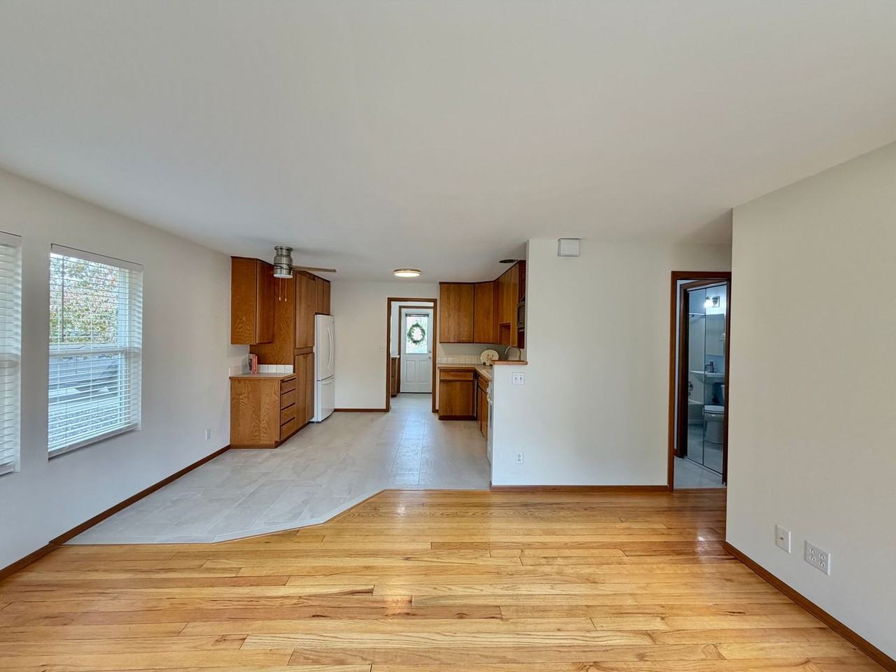243 Apple St - Photo 7 of 20
