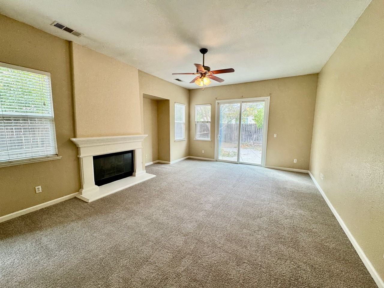 1657 Sugarpine Ct - Photo 2 of 11