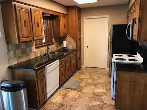 3012 Adrienne Dr - Photo 5 of 9