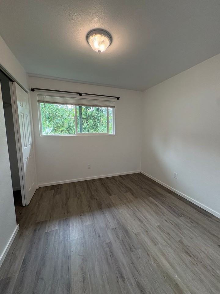 345 Hoaka Rd - Photo 7 of 16