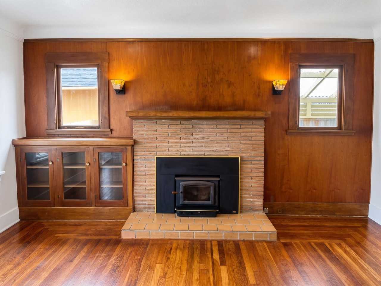 2726 J St - Photo 4 of 23