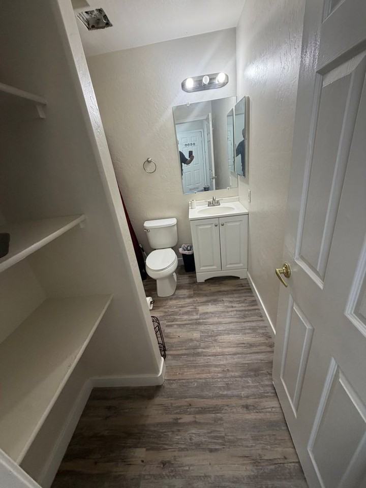 110 S Robson - Photo 3 of 12