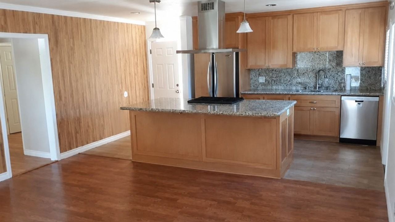 1921 Julie Ave - Photo 2 of 7