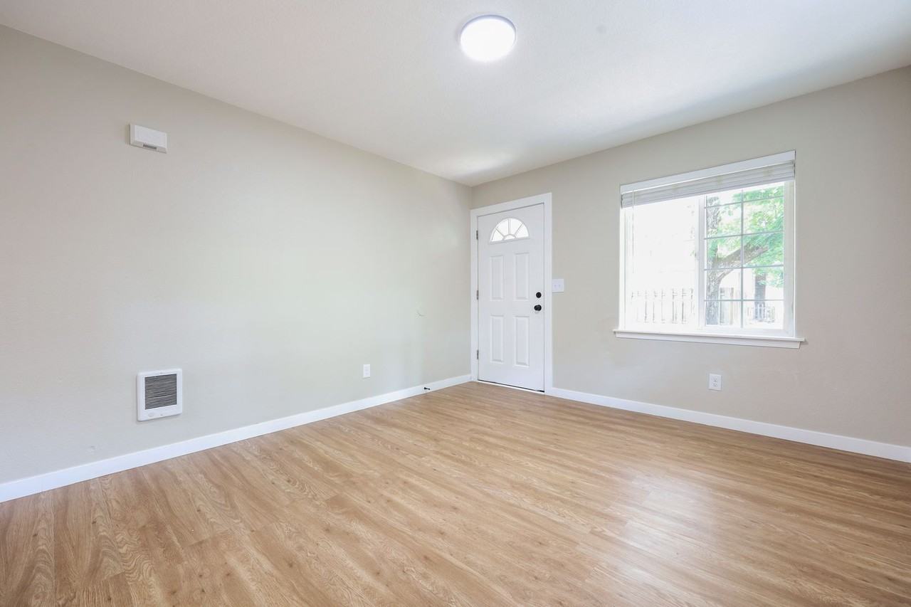 117 Se 129th Ave - Photo 3 of 37