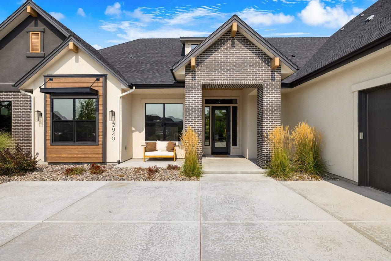 7940 W Mirror Pond Dr - Photo 4 of 50