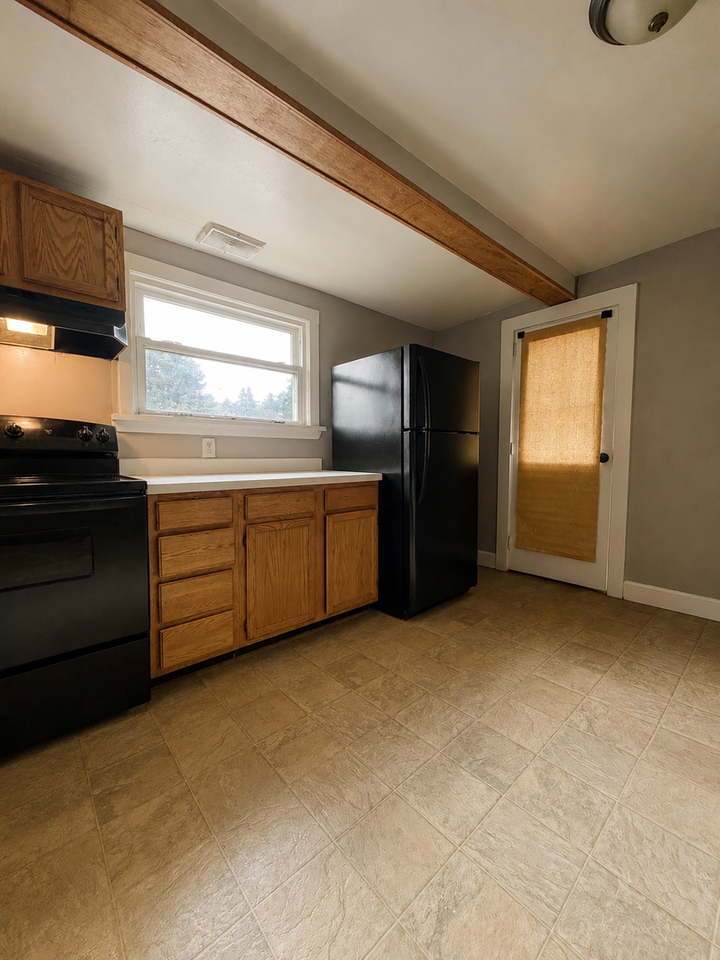 217 W Water St - Photo 4 of 11