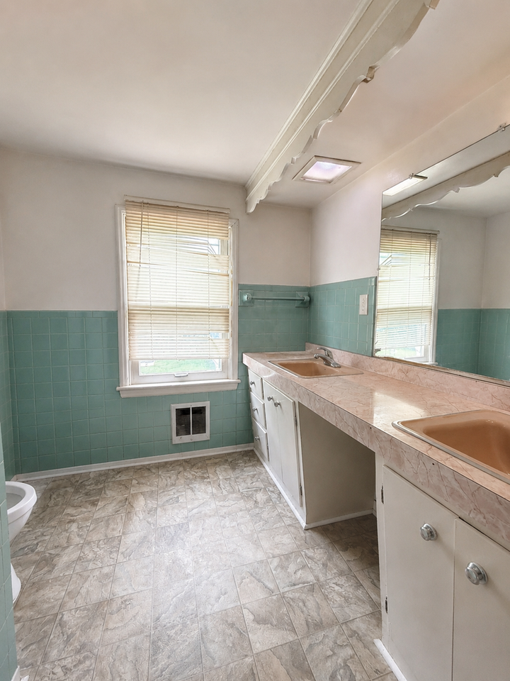 217 W Water St - Photo 6 of 11
