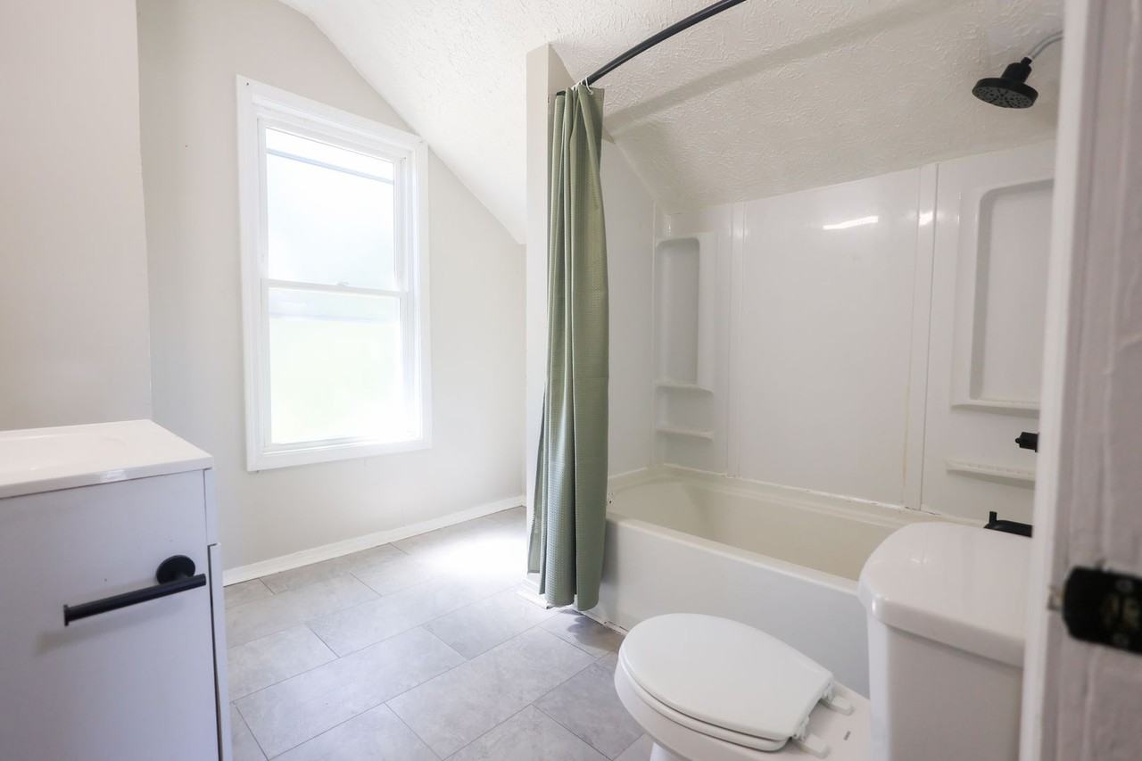 120 W 25th St - Photo 6 of 18
