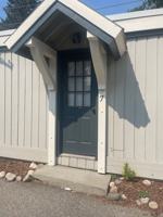featured image of 702 Oak St