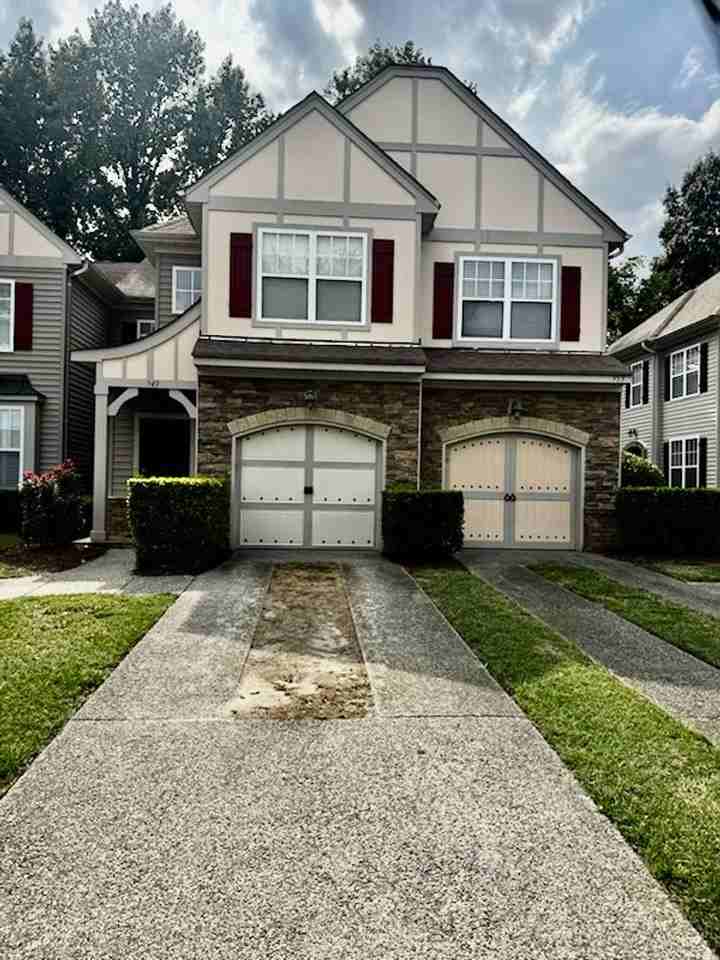 949 Turtle Pond Ln - Photo 2 of 11