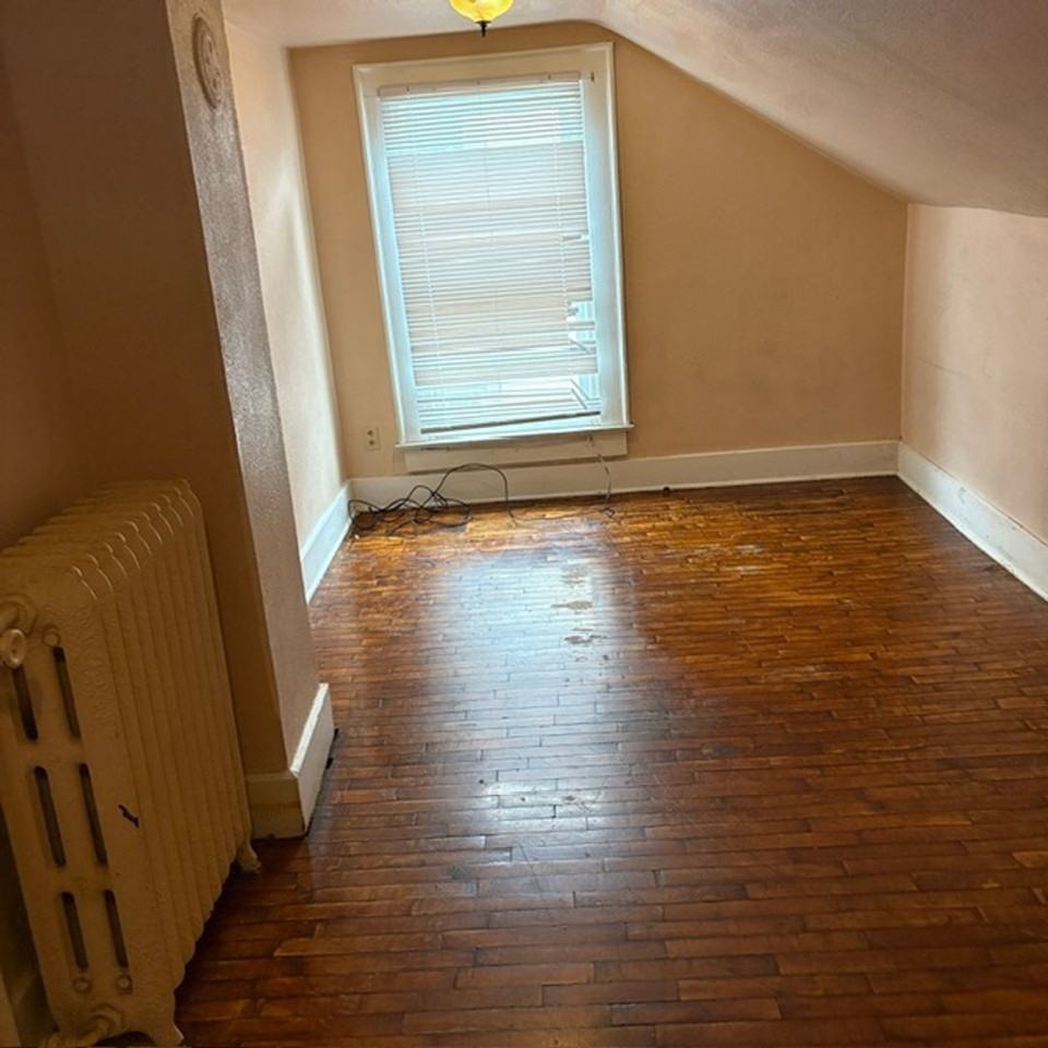 93 Kaufmann Ave - Photo 6 of 7