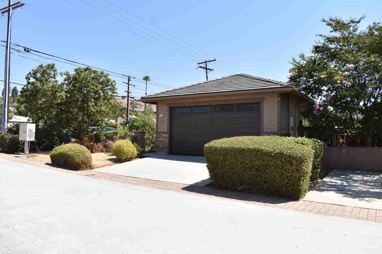 1341 Greenfield Dr - Photo 2 of 17