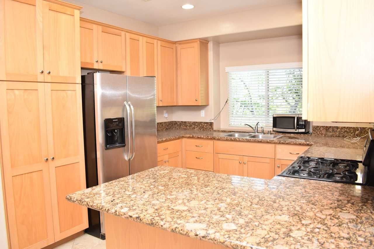 1341 Greenfield Dr - Photo 5 of 17