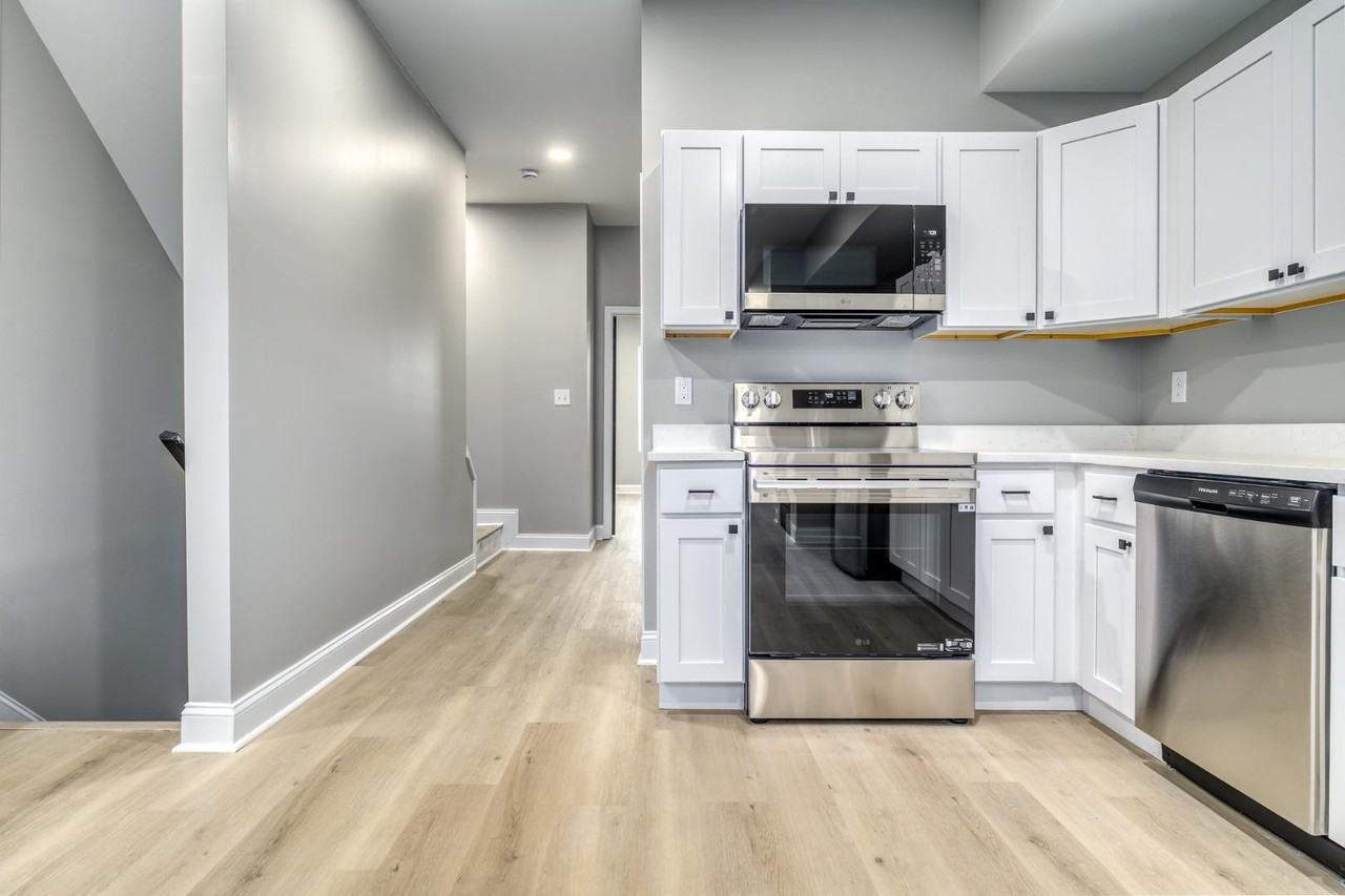 1703 Edmondson Ave - Photo 4 of 10