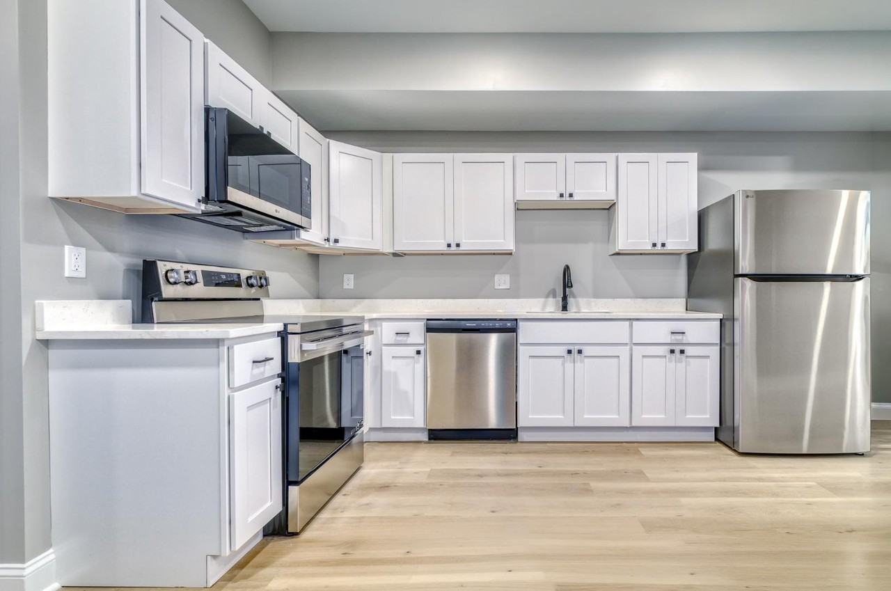 1703 Edmondson Ave - Photo 5 of 10
