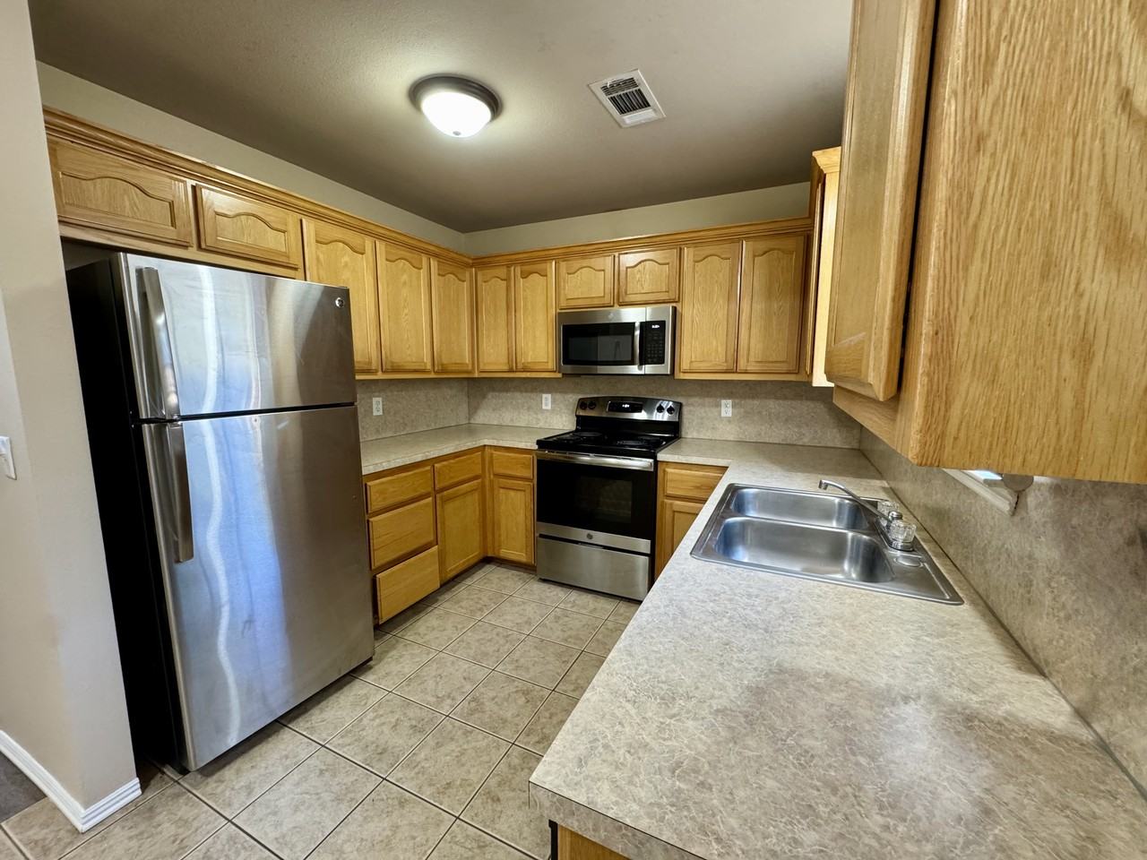 200 Carson Rd #B - Photo 5 of 10
