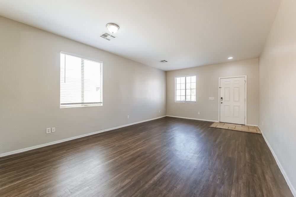 6829 S 68th Ln - Photo 4 of 17