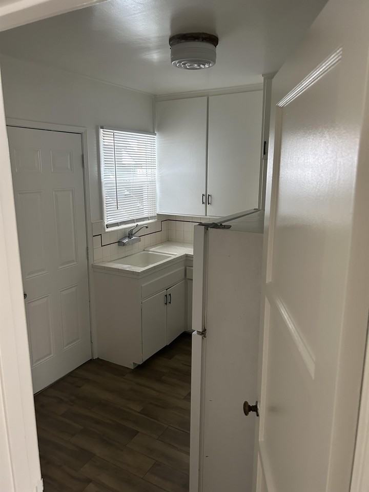 125 La Verne - 2 #2 - Photo 5 of 17