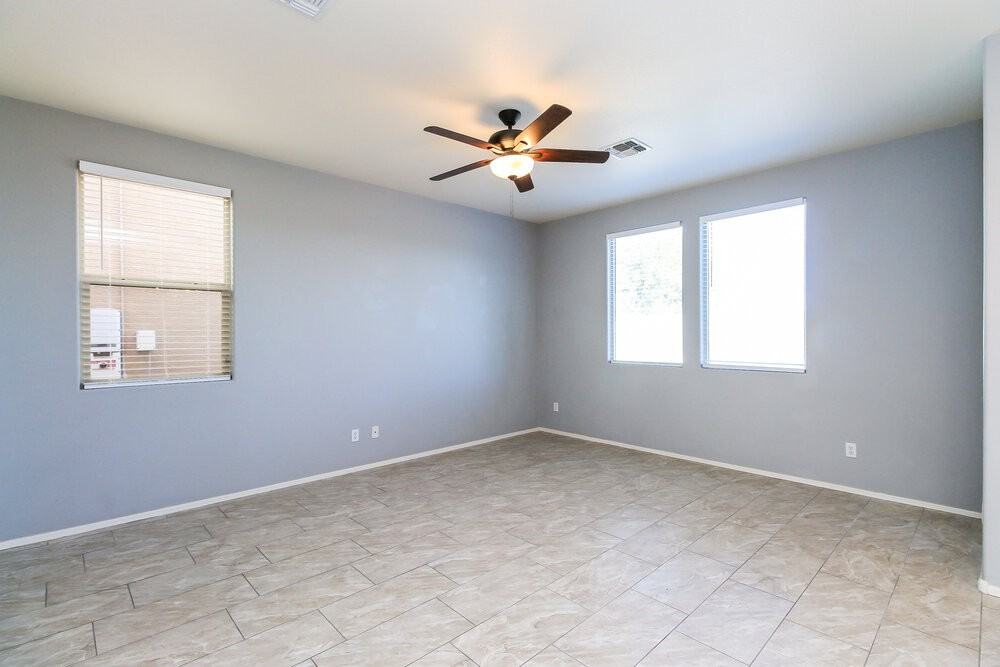 31317 N Cavalier Dr - Photo 4 of 17