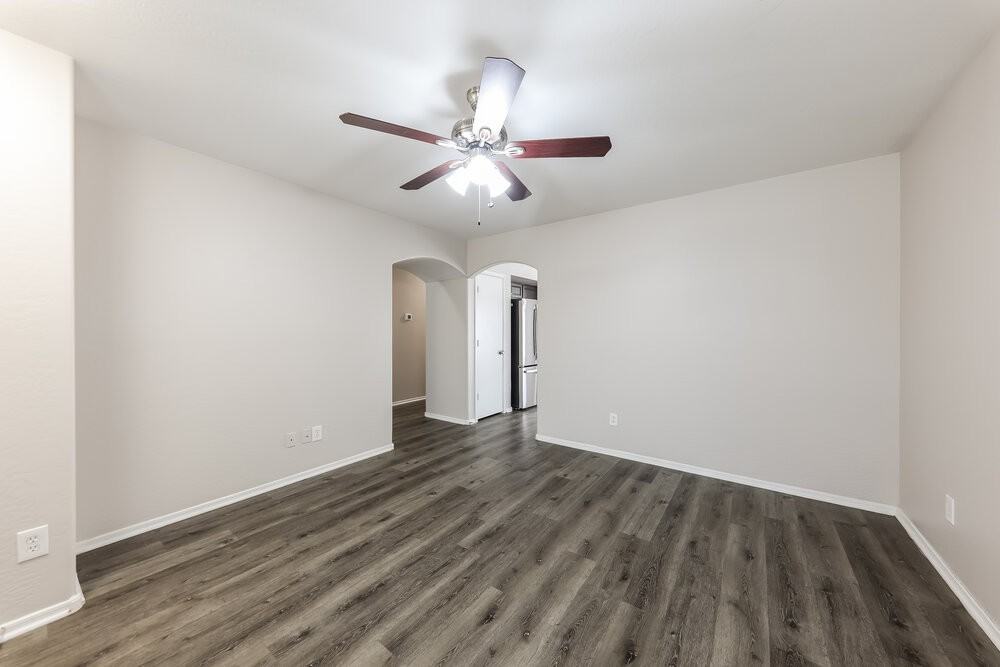 11834 W Sunnyside Dr - Photo 4 of 16