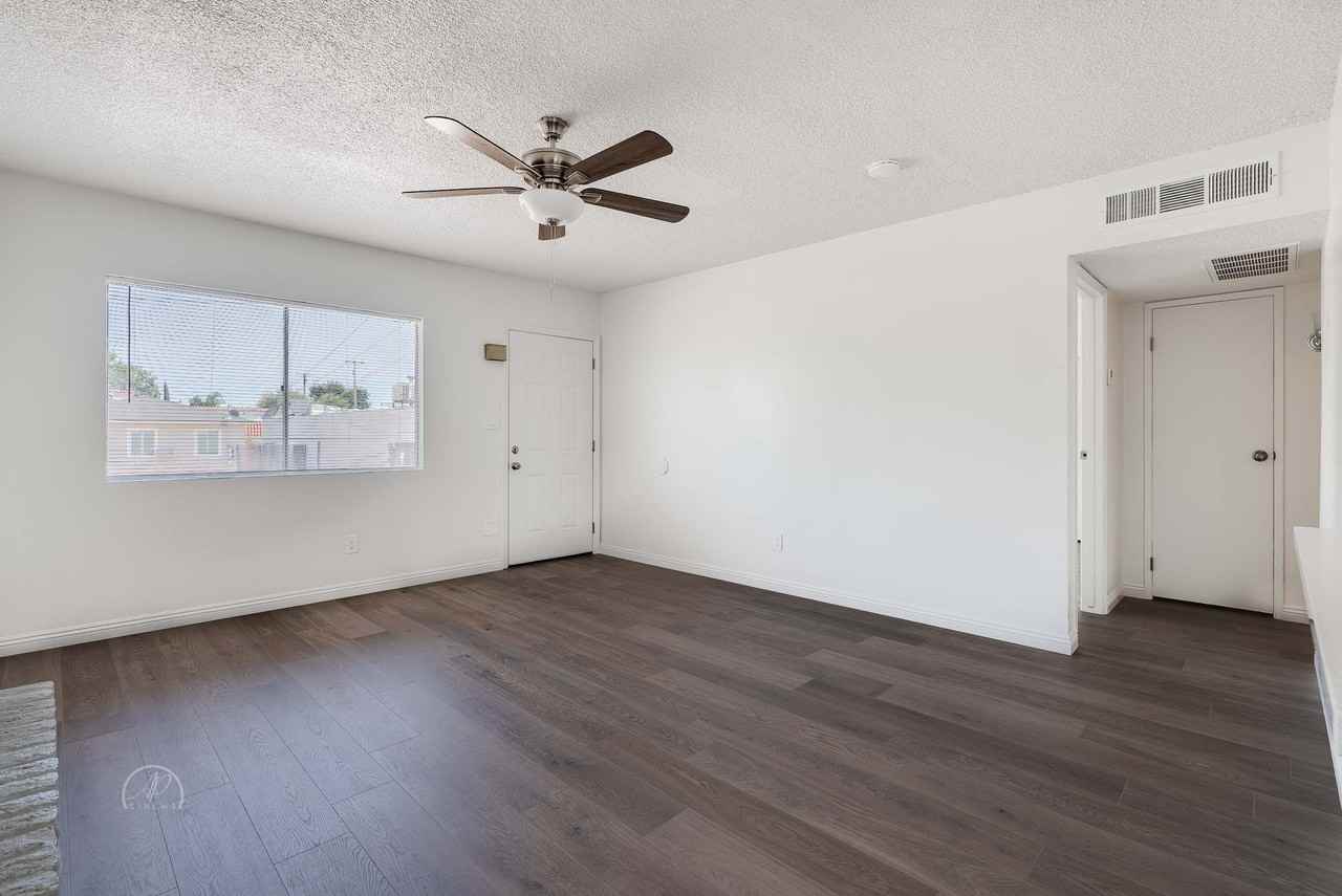 1716 3rd St #2 - Photo 4 of 9