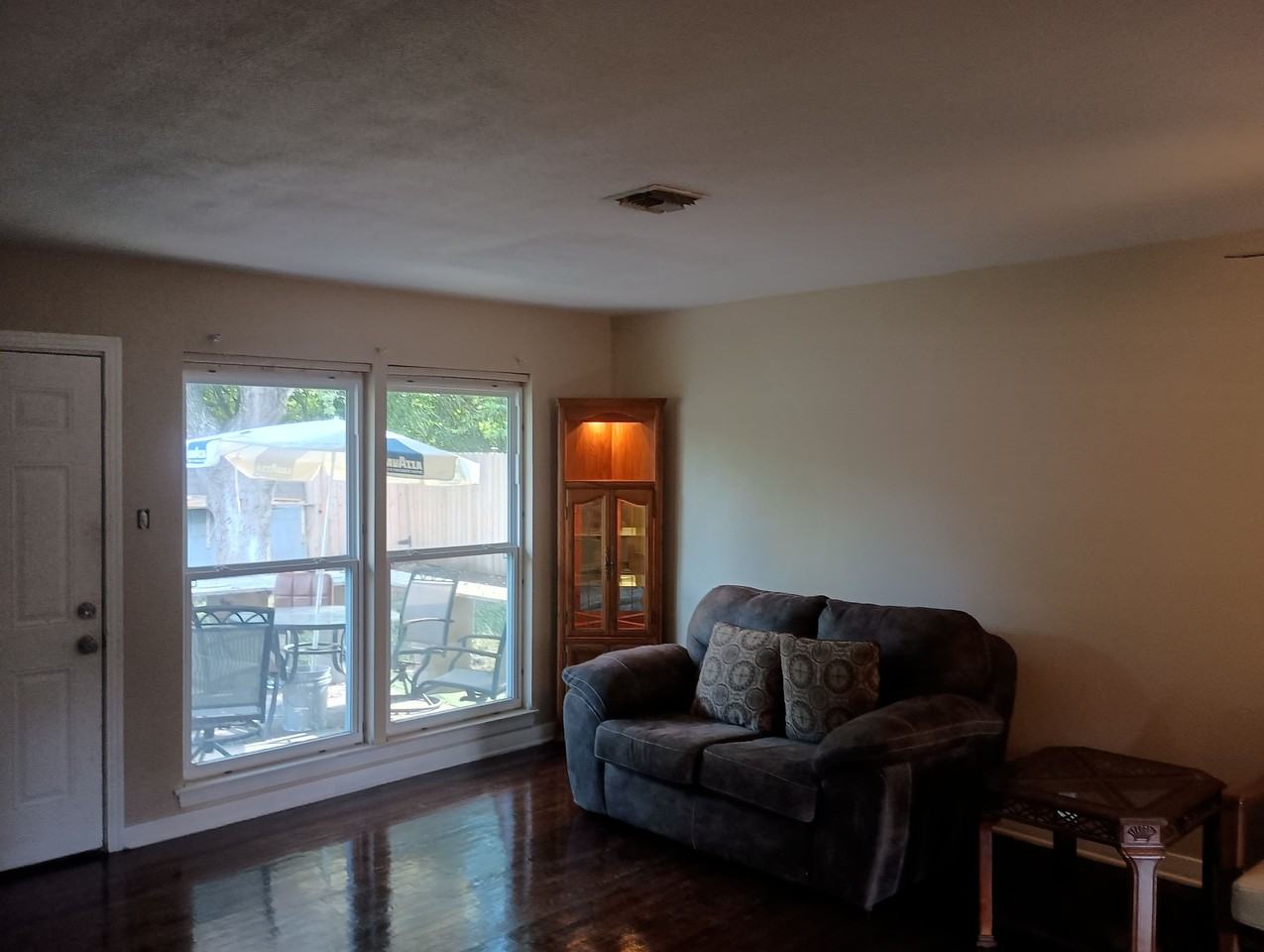 306 Brettonwood Dr - Photo 2 of 25
