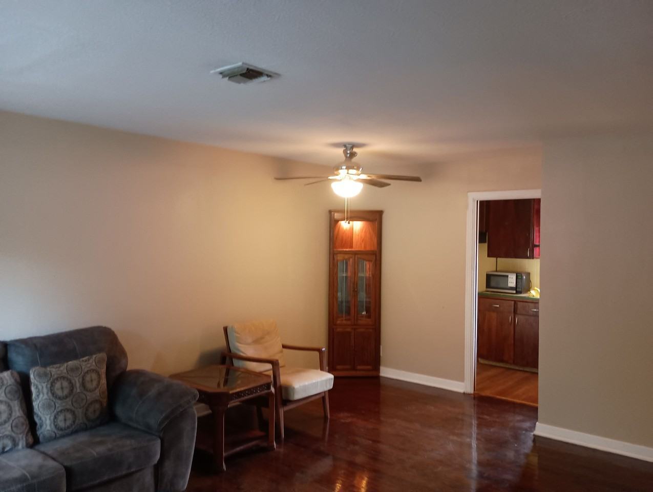 306 Brettonwood Dr - Photo 3 of 25