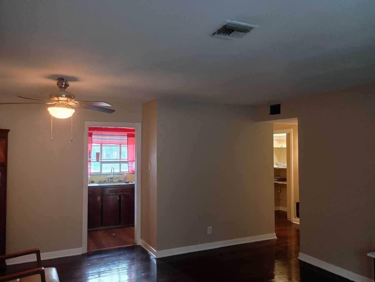 306 Brettonwood Dr - Photo 5 of 25