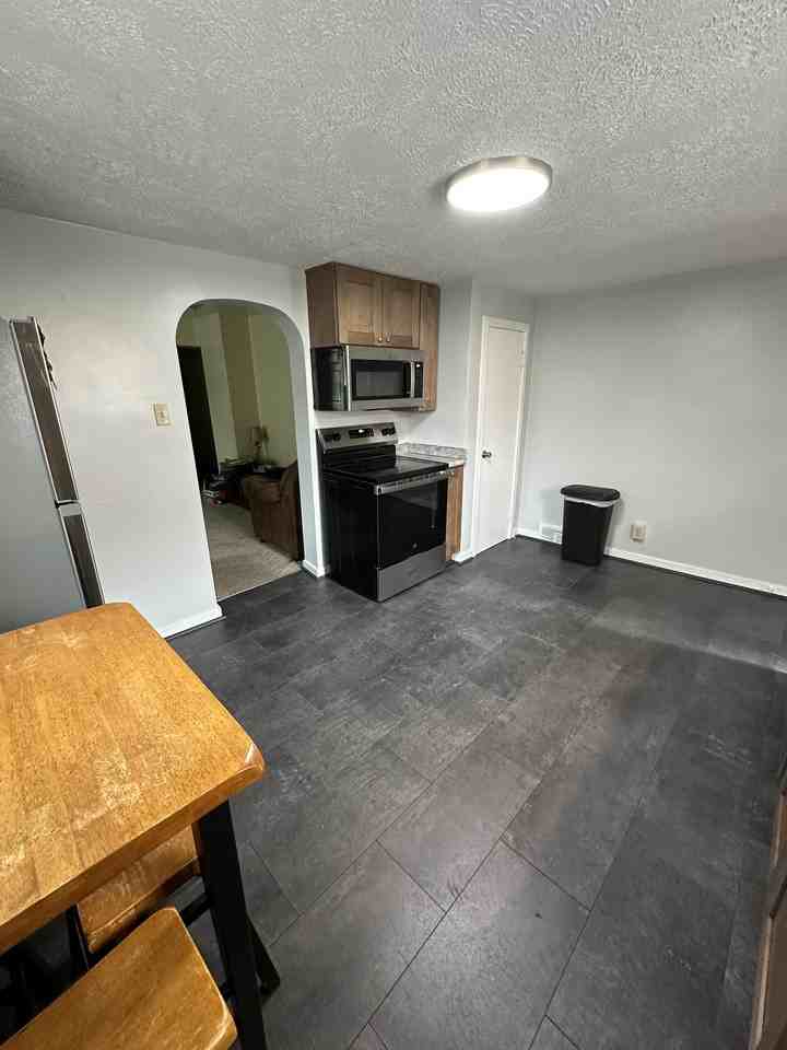 852 Wayne Ave #852 - Photo 7 of 20