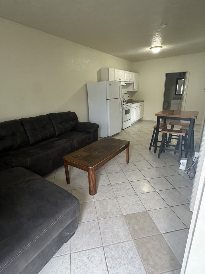 860 Wayne Ave #860 - Photo 2 of 11