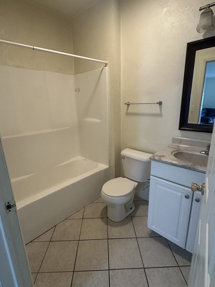 860 Wayne Ave #860 - Photo 7 of 11