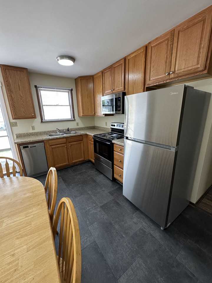 862 Wayne Ave #862 - Photo 4 of 21