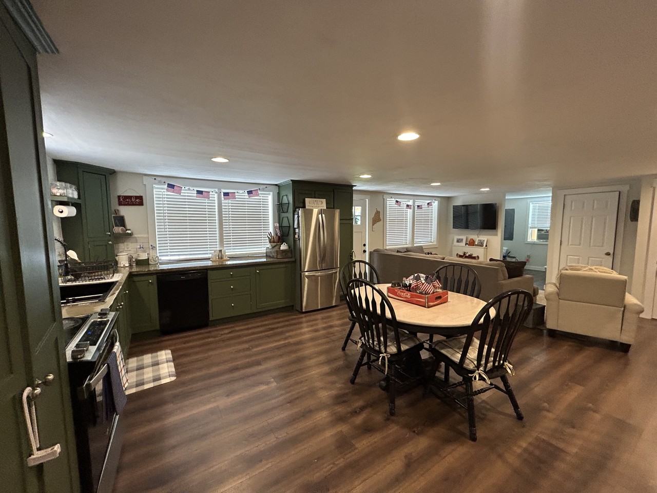 614 Harbor Rd #1 - Photo 4 of 27