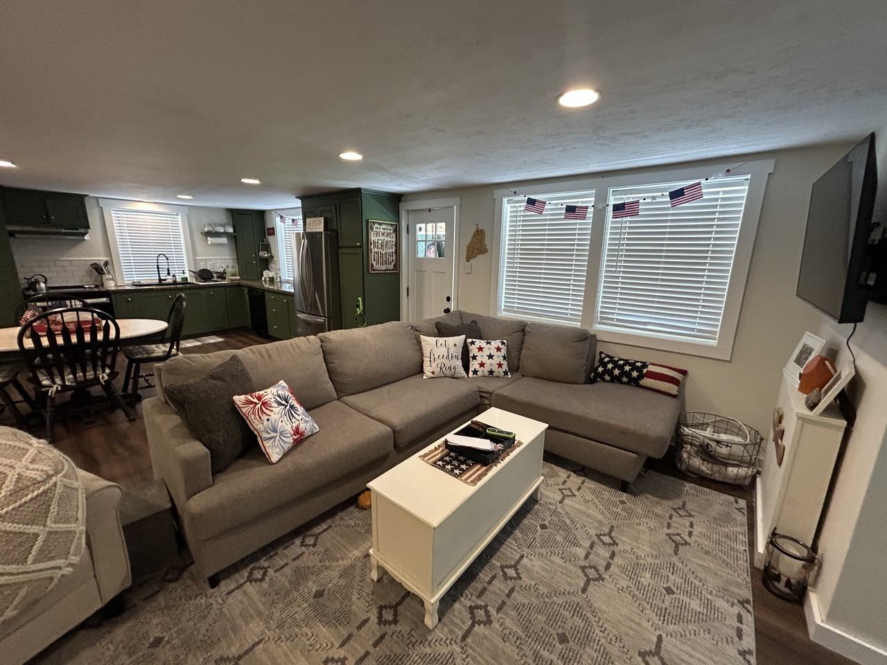 614 Harbor Rd #1 - Photo 6 of 27