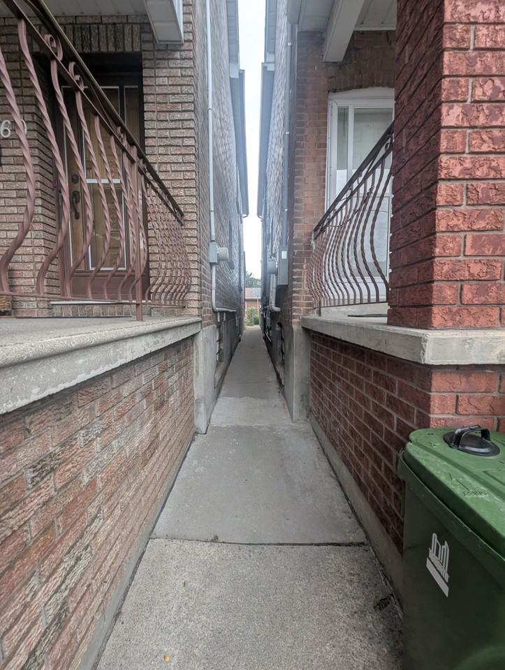 160 Shanly Street - Photo 2 of 31