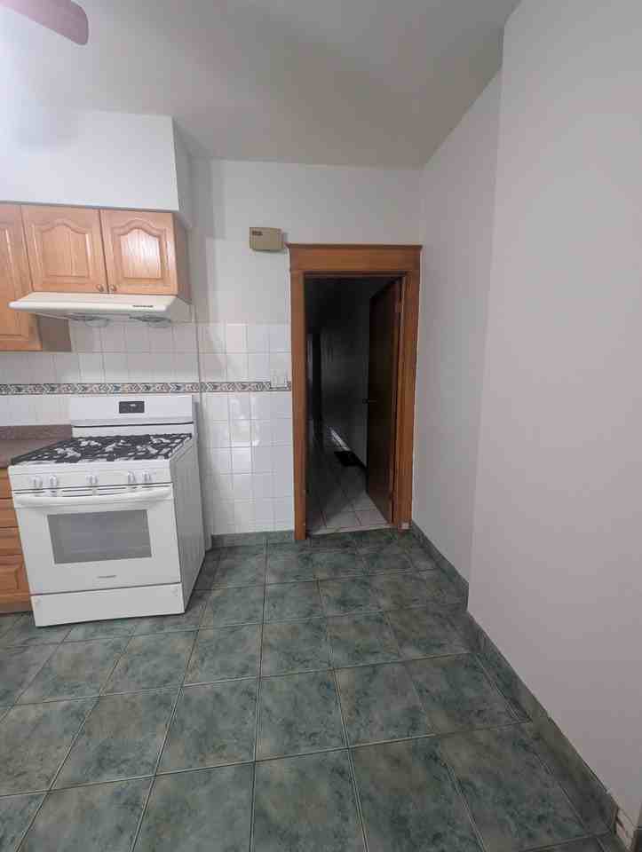 160 Shanly Street - Photo 7 of 31