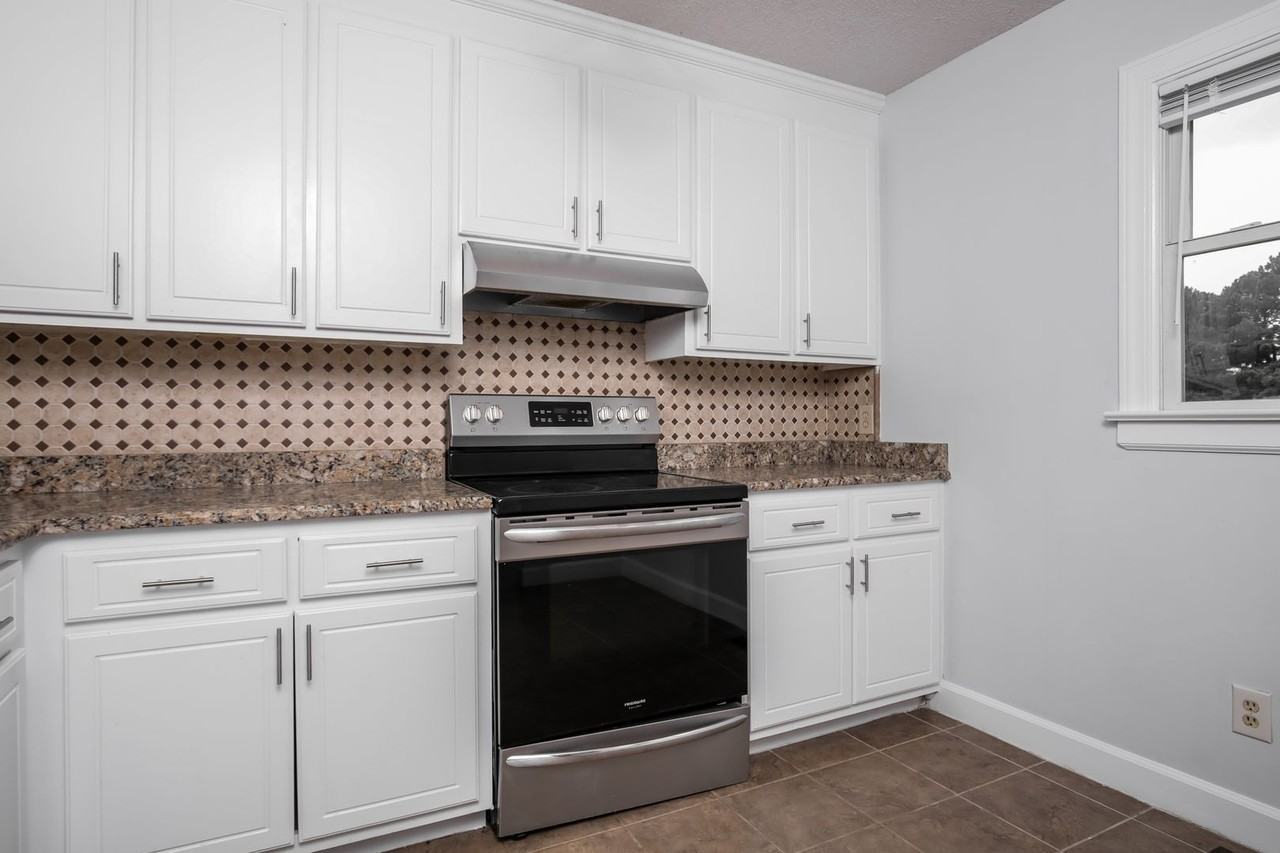 2506 Saint Christopher Cir Sw - Photo 7 of 22