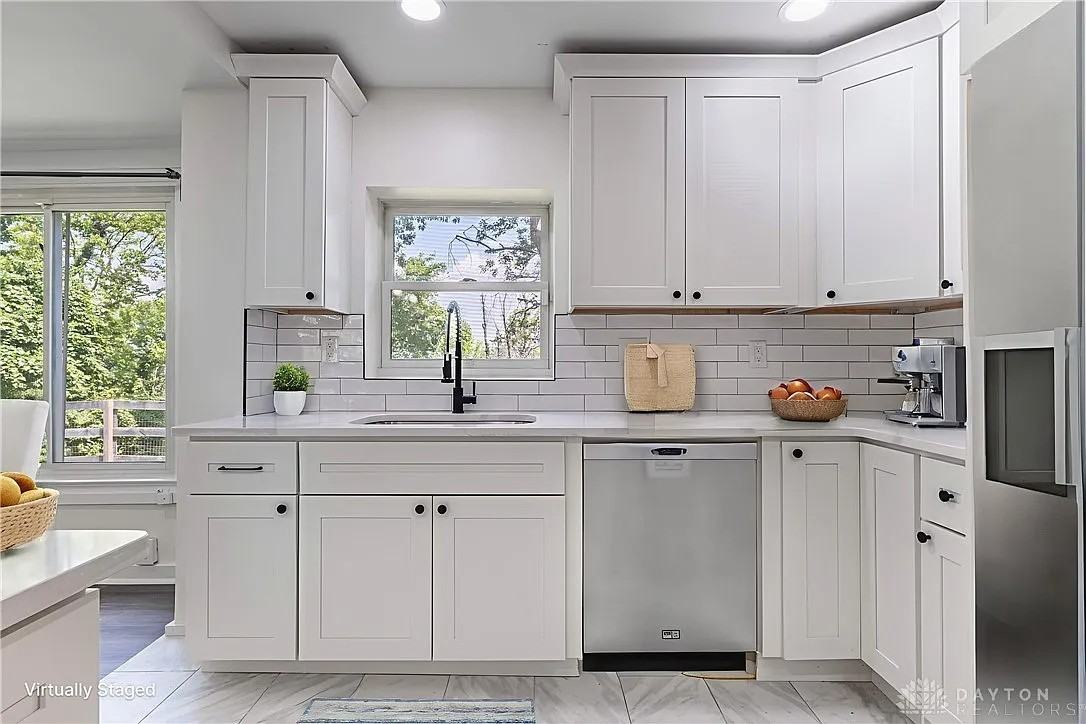 415 Hyde Park Dr #1 - Photo 5 of 10