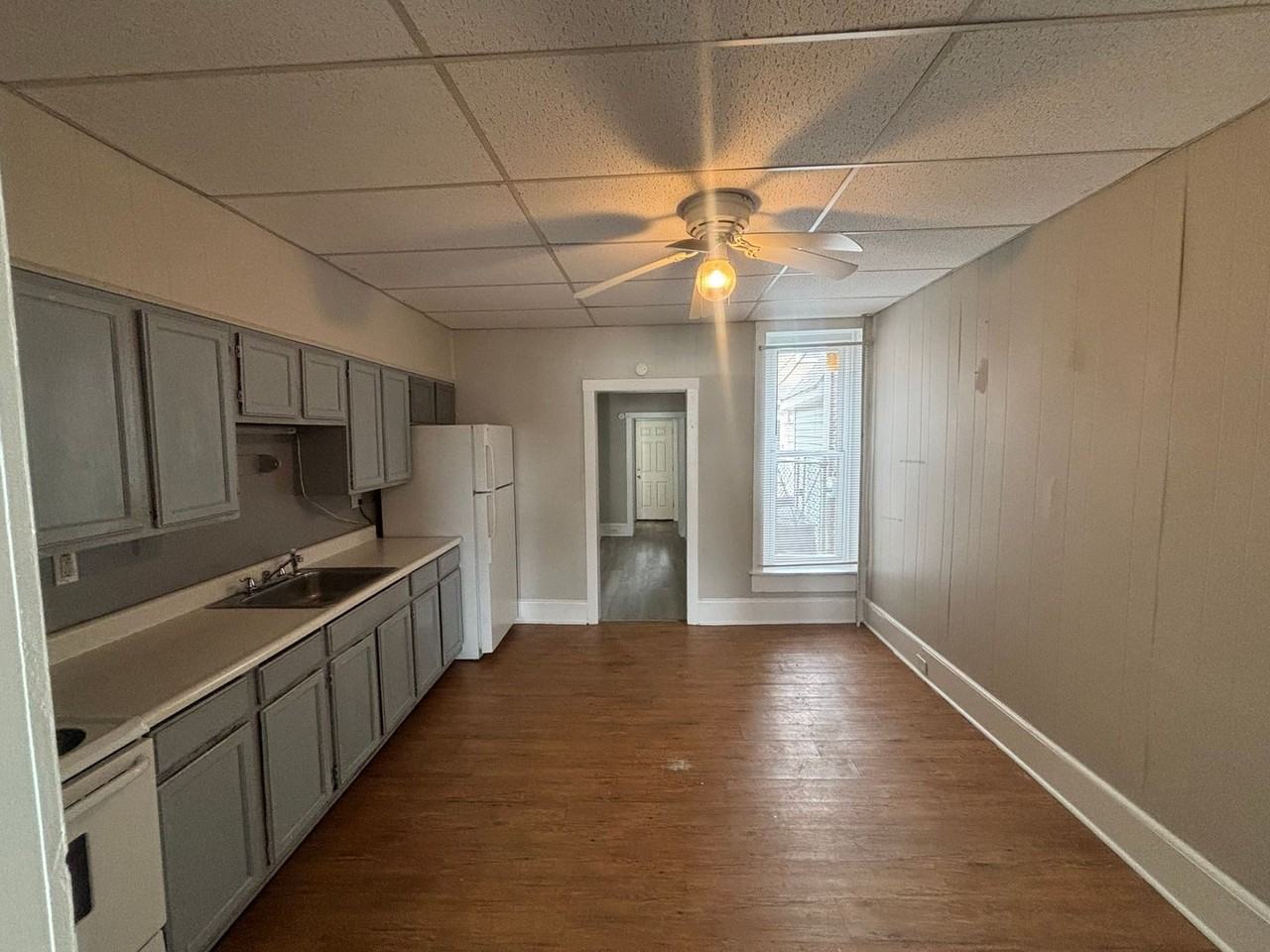 1039 Leiper St 1st Fl - Photo 3 of 10