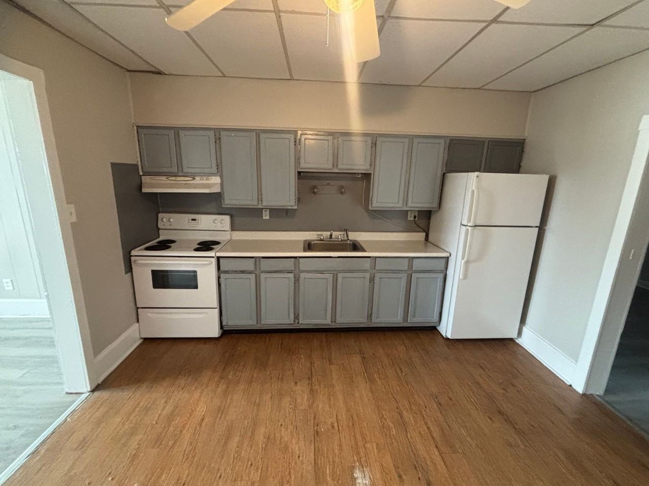 1039 Leiper St 1st Fl - Photo 4 of 10